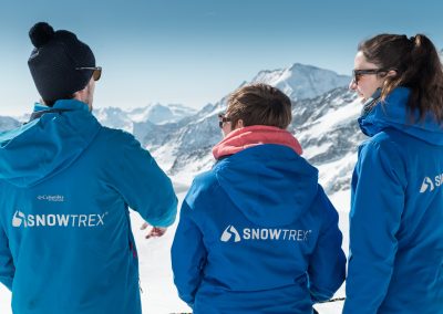 SnowTrex Team mit Logo auf den Jacken